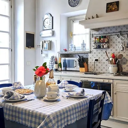 Great Charm I Due Leoni Semesterbostad *