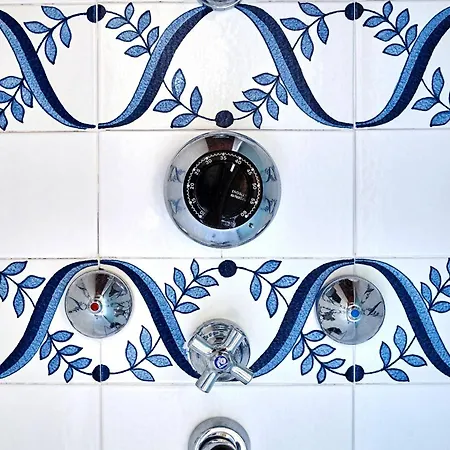 Great Charm I Due Leoni